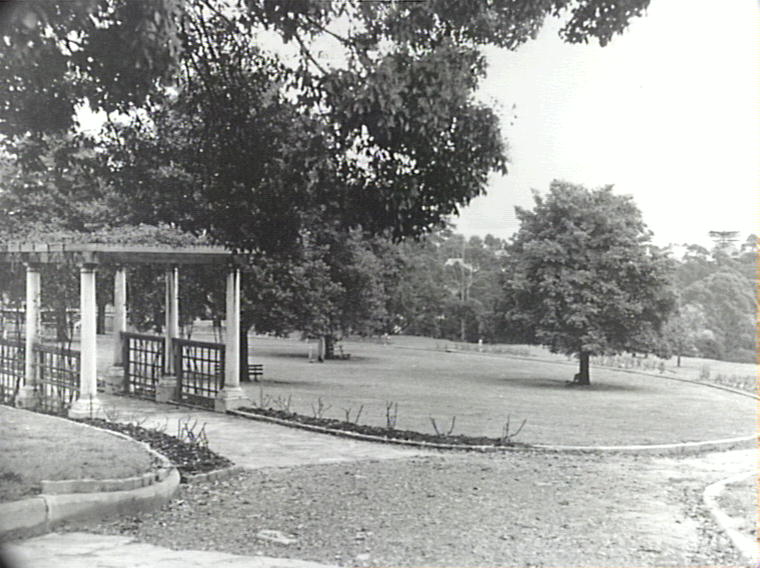 Hornsby Park, from the northern entrance