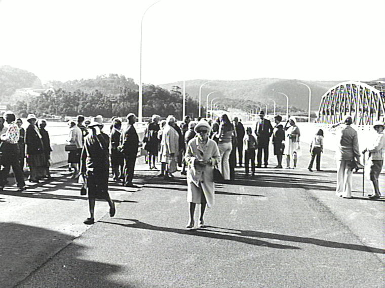 F3 Freeway bridge over the Hawkesbury River before opening