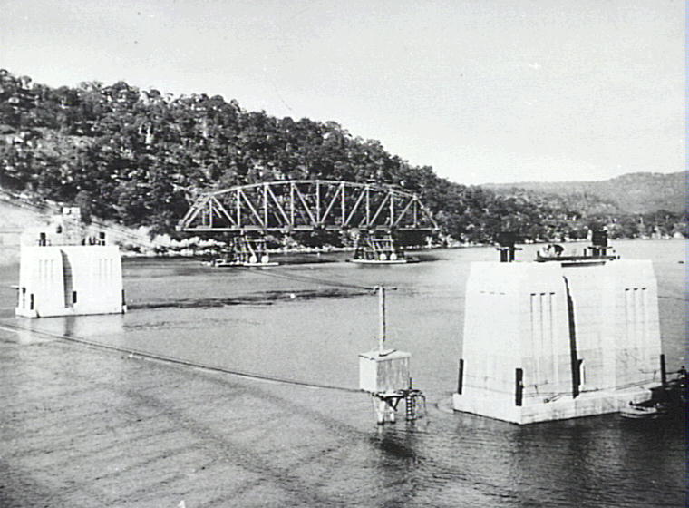 Building of the second Railway Bridge at Brooklyn