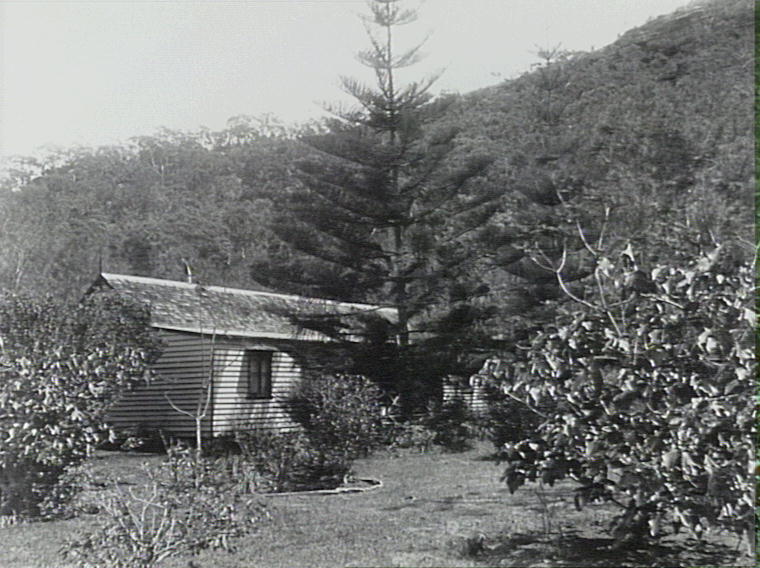 Ku-ring-gai Chase, Mr F.W. Jackson's Cottage at the Basin