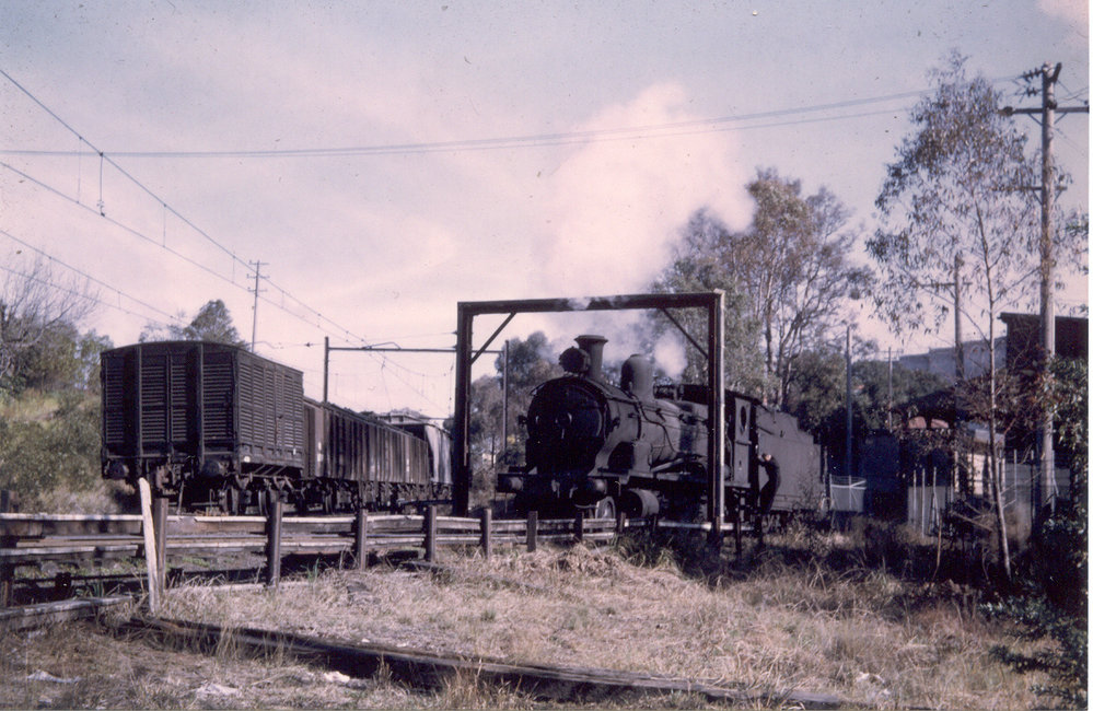 Shunting at Goonaroo Siding, Thornleigh