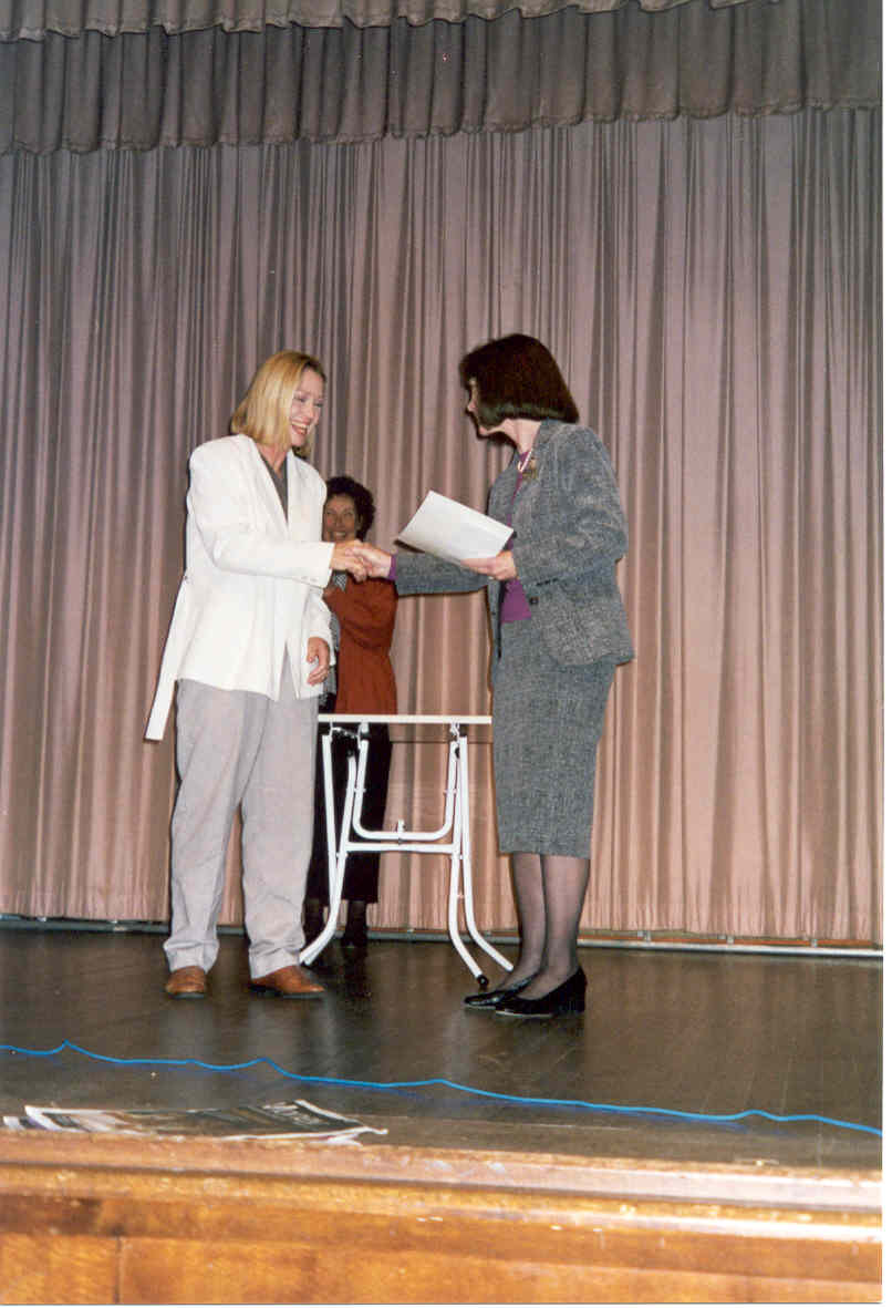 Hornsby Art Society awards opening, Clr White presenting the Council Prize