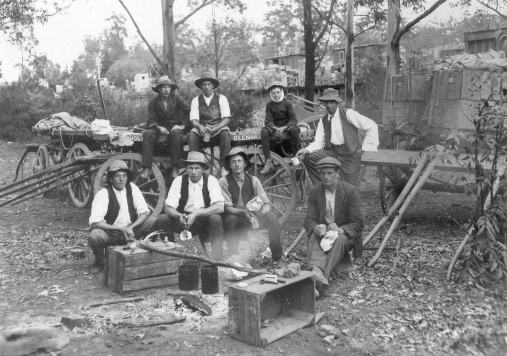 Glenorie orchardists at Pennant Hills Station