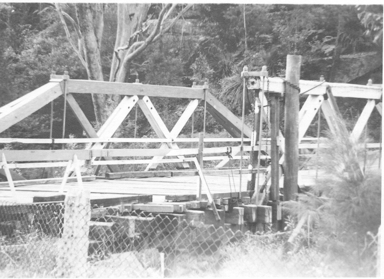 Tunks Creek Bridge, Galston Gorge, undergoing repairs