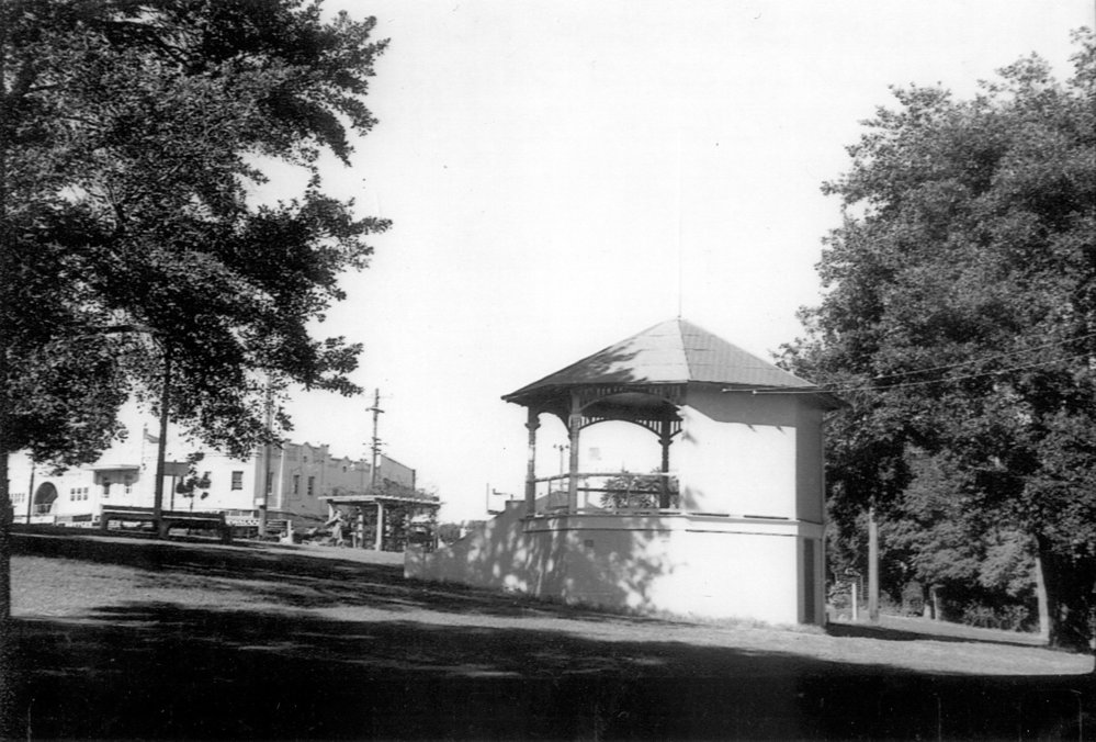 Hornsby Park showing the bandstand, c. 1955