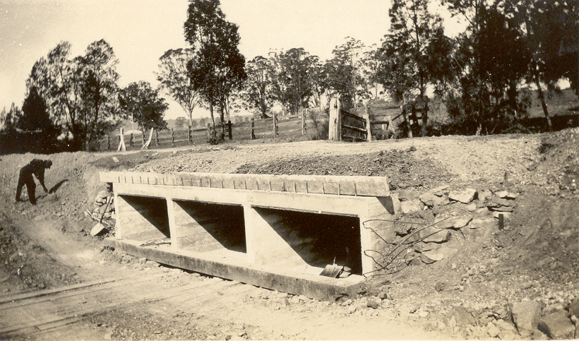 Construction of the Pacific Highway between Hornsby and Brooklyn, 1920s