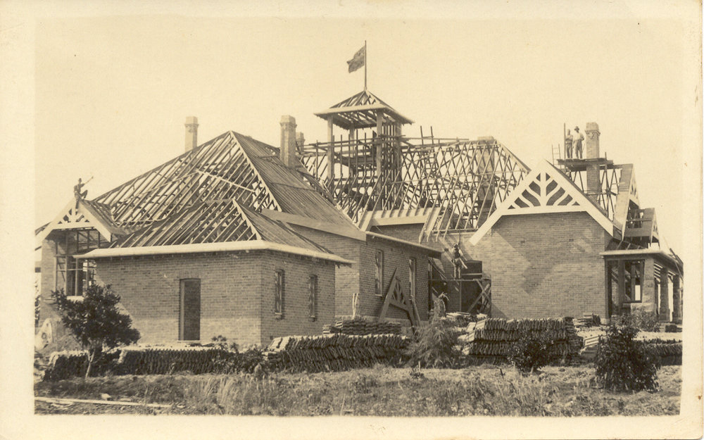 Postcard of Mt Wilga under construction, c. 1914