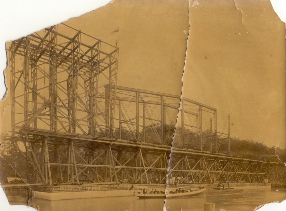 A span of the First Hawkesbury River Railway Bridge under construction  