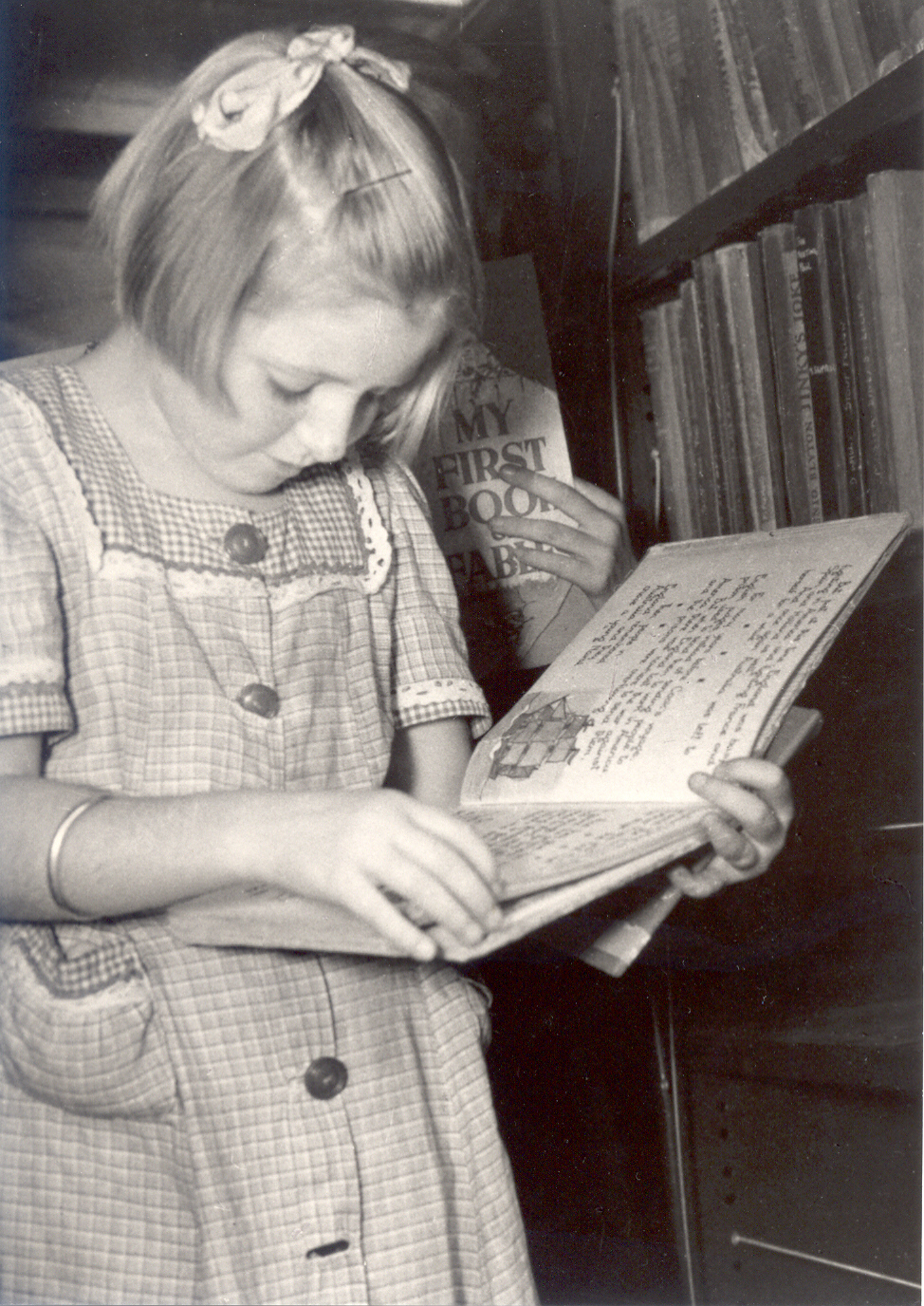 Boys' and Girls' Travelling Library at Galston Public School
