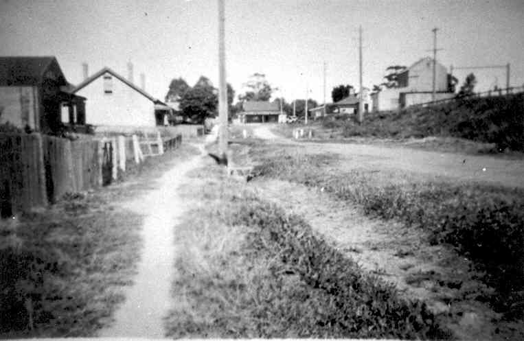 Railway Parade, Thornleigh, looking south