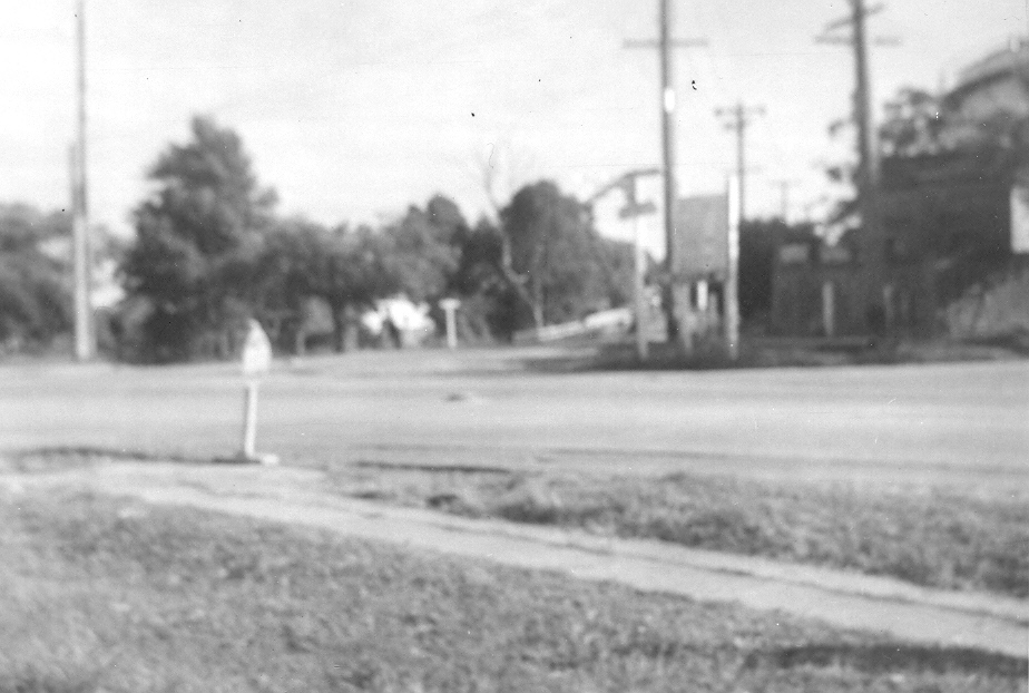 Old sign to Galston and Newcastle, Hookhams Corner