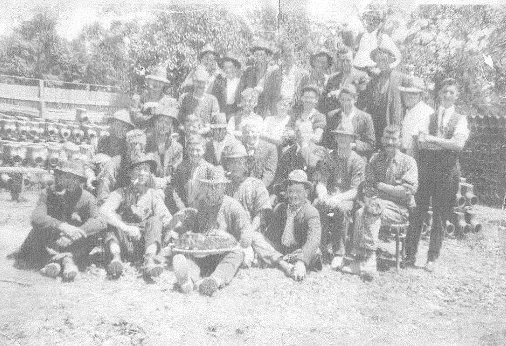 Workers from the Lion Brick and Tile Company, Asquith