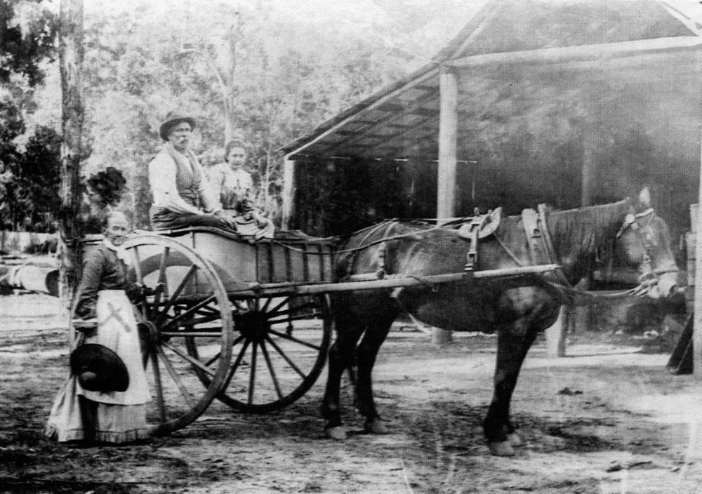 Burton &amp; Mary Ann Crossland with niece, early 1900s