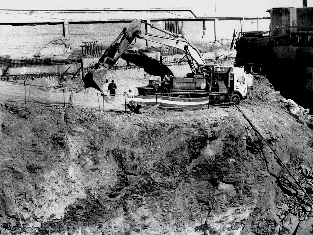 Construction and redevelopment of Westfield Shopping Centre, 1999