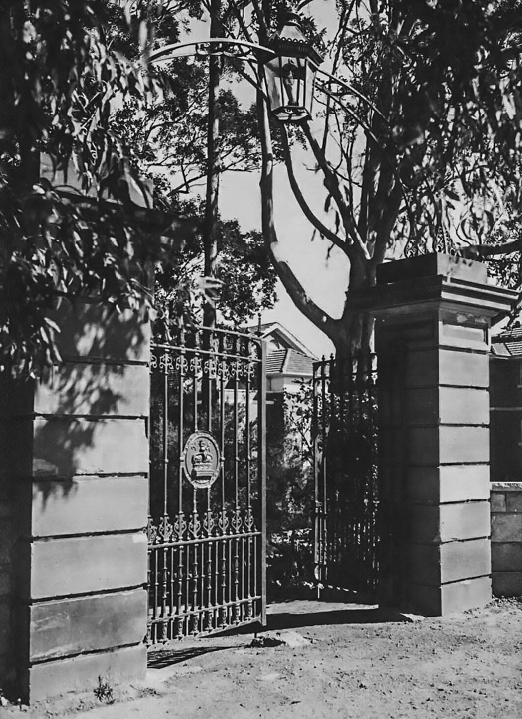 Barker College gates, C.1935