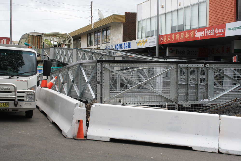 Hornsby footbridge construction