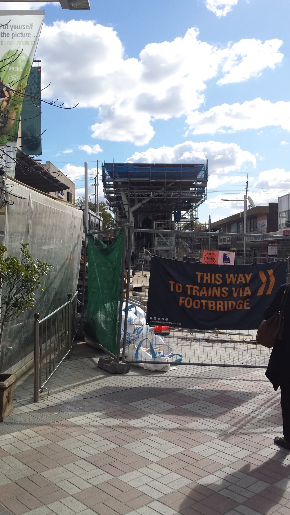 Hornsby footbridge construction