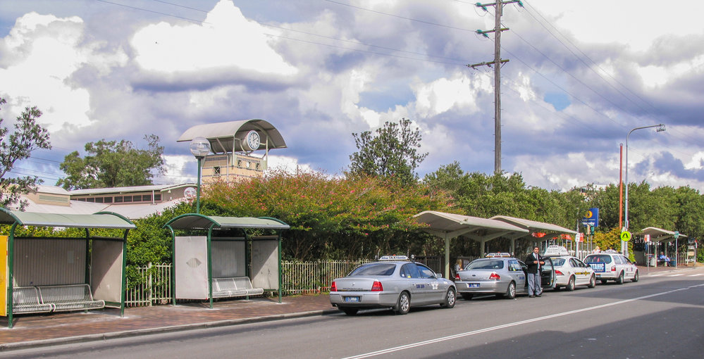 Station Street and Taxi Rank prior to bus interchange reconfiguration, 2006