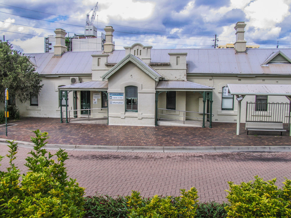 CountryLink Luggage Office, Hornsby Railway Station, 2006