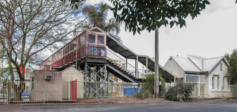 Hornsby Station platform connecting northern footbridge, 2006