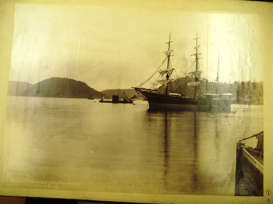 Caisson on route Dangar Island