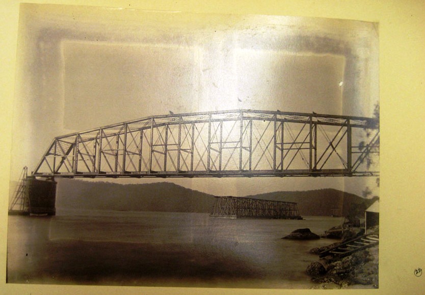 A span in place - First Hawkesbury River Railway Bridge