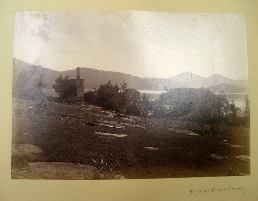 Ruins of Peat&rsquo;s house on Mooney Mooney Point