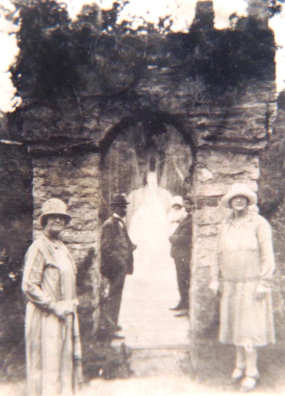 Clara and Connie Wayne