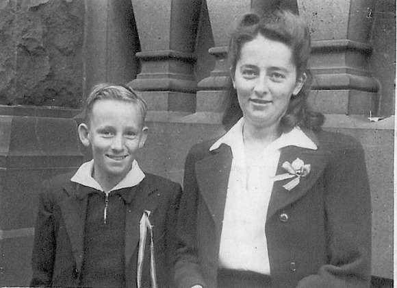 Peace at last - Neil and Elaine Davis on VJ day