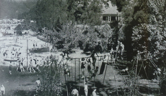 At play  - Bobbin Head