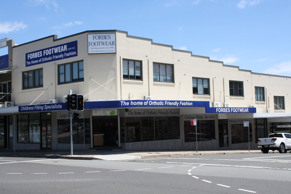 Shops between Ashley Lane and William Street Hornsby