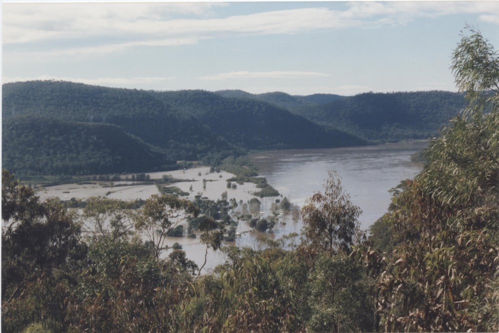 Wisemans Ferry Flood 1990