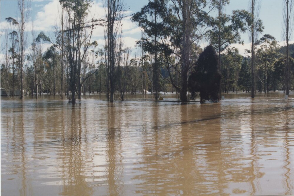 Wisemans Ferry Flood 1990
