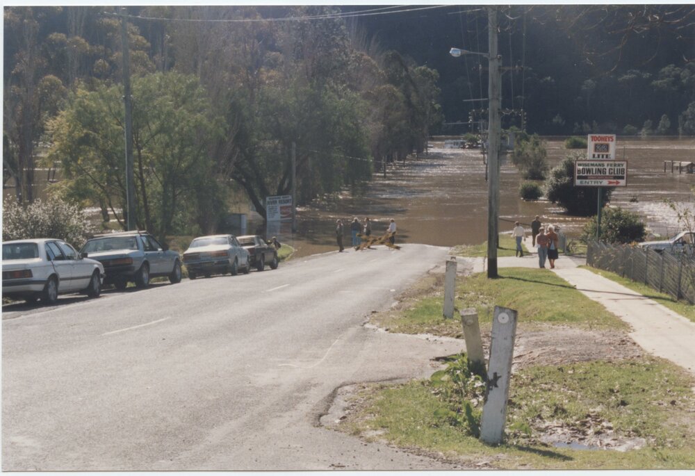 Wisemans Ferry Flood 1990