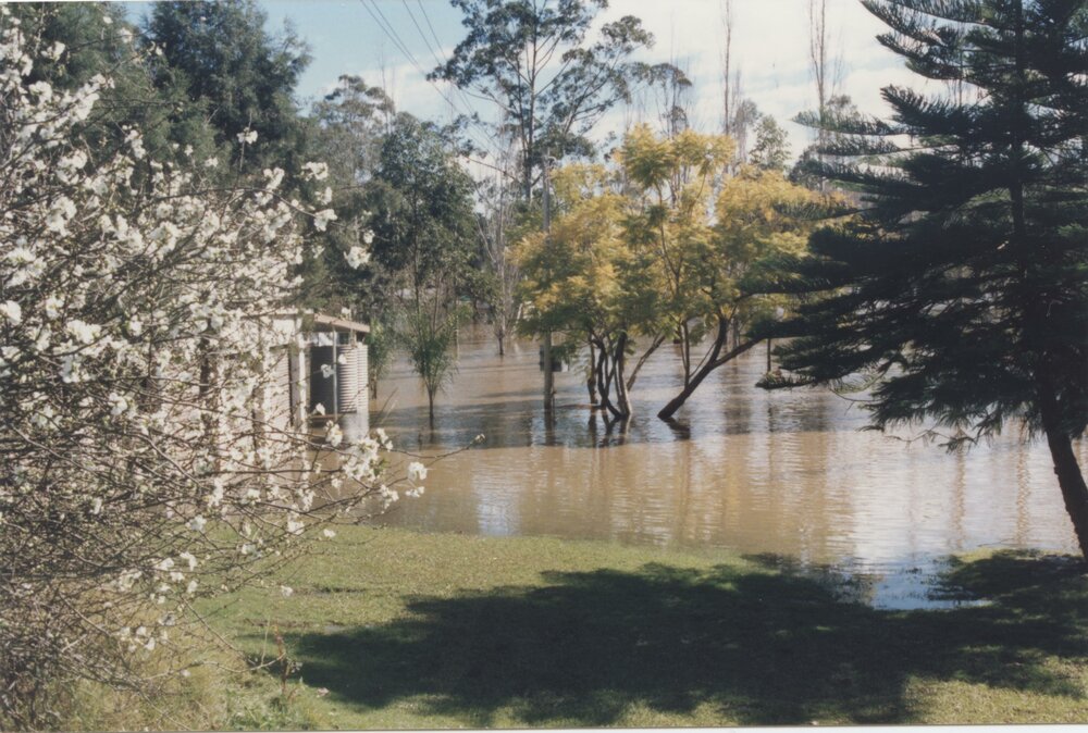 Wisemans Ferry Flood 1990