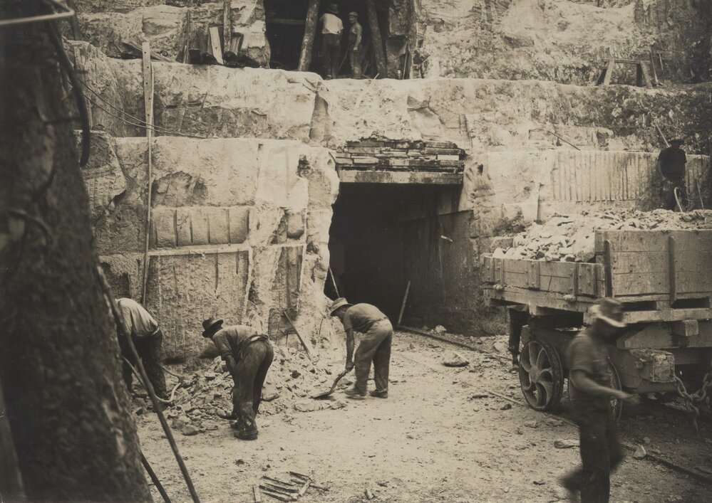 Tunnelling for the Second Hawkesbury River Railway Bridge