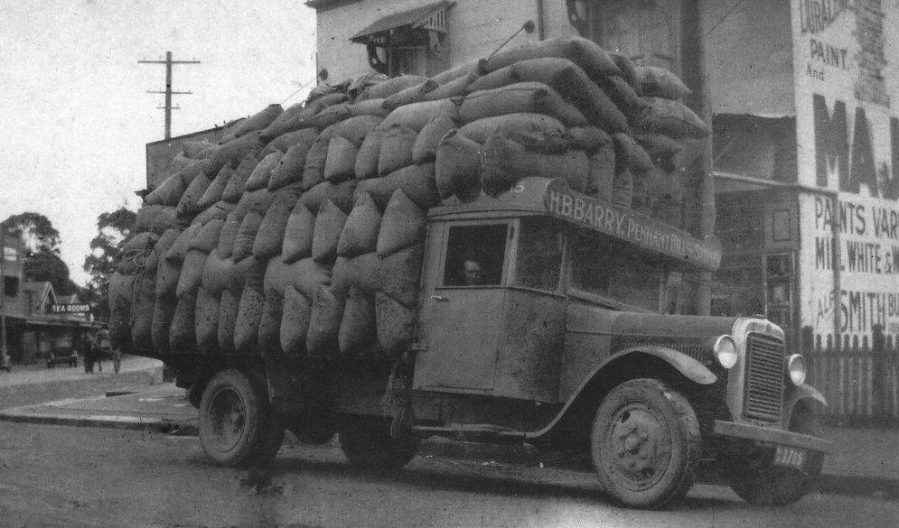 Barry's farm produce truck, corner Pennant Hills and Yarrara Roads