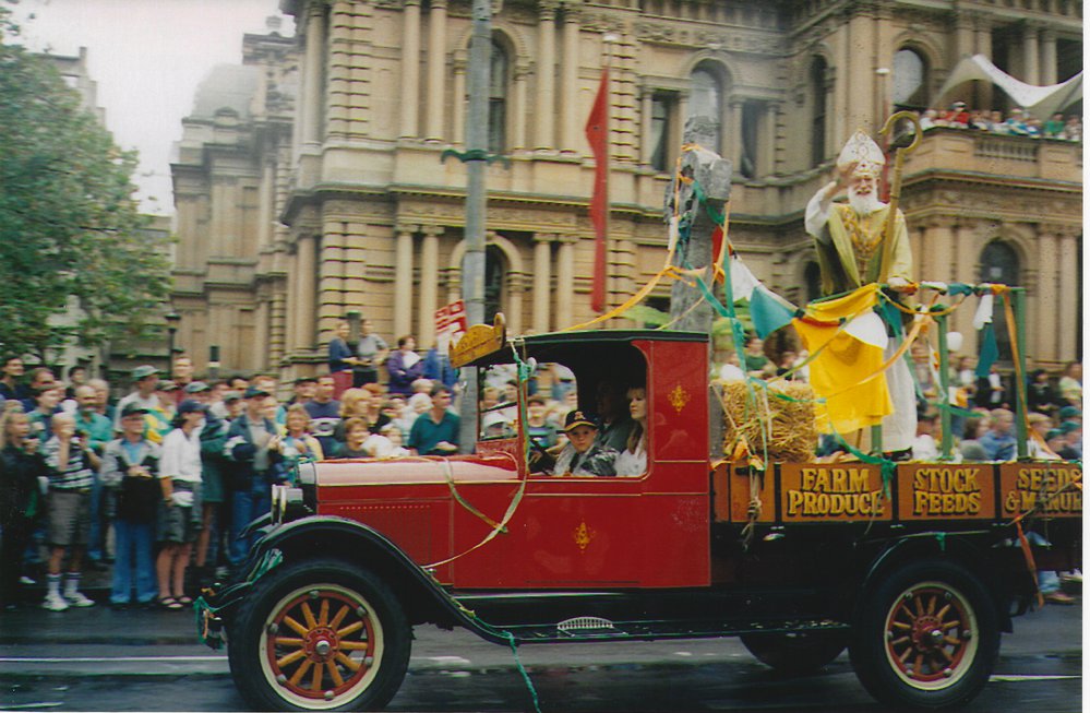 Somerville's vintage Chev truck "Annie Lorry"