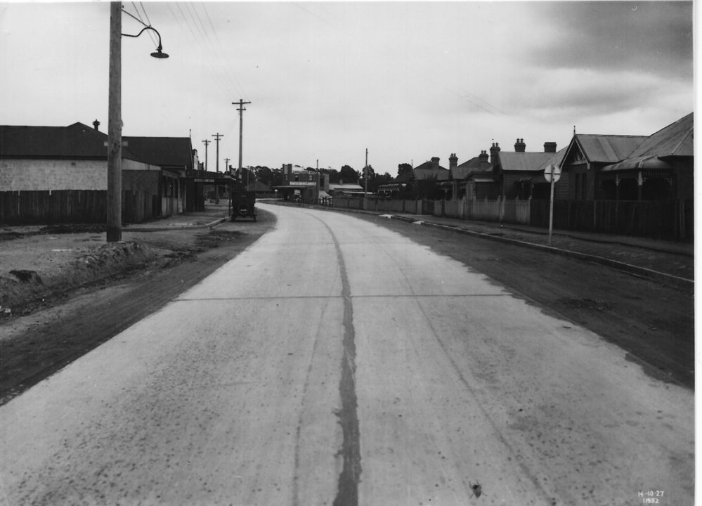 Peat's Ferry Road, Waitara