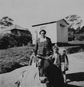 Beatrice Thomson and family at 28 Hall Road, Hornsby