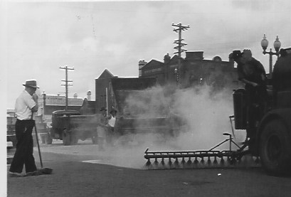 Tar-sealing Pacific Highway, Hornsby