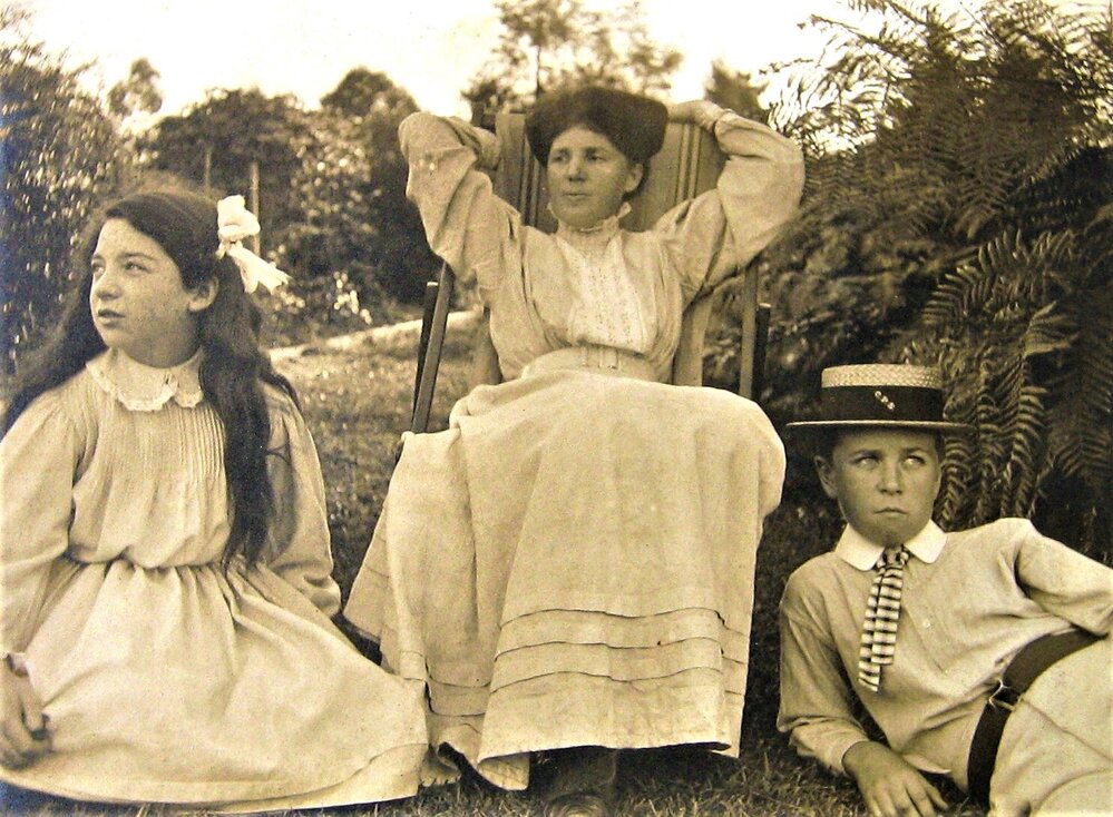 John, Annie and Ellie Wray