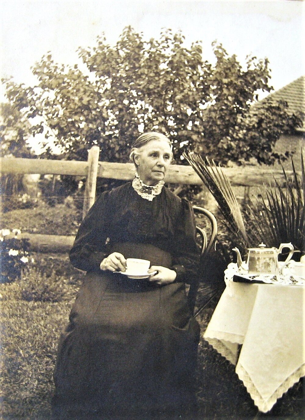 Unknown woman - Wray Family Collection