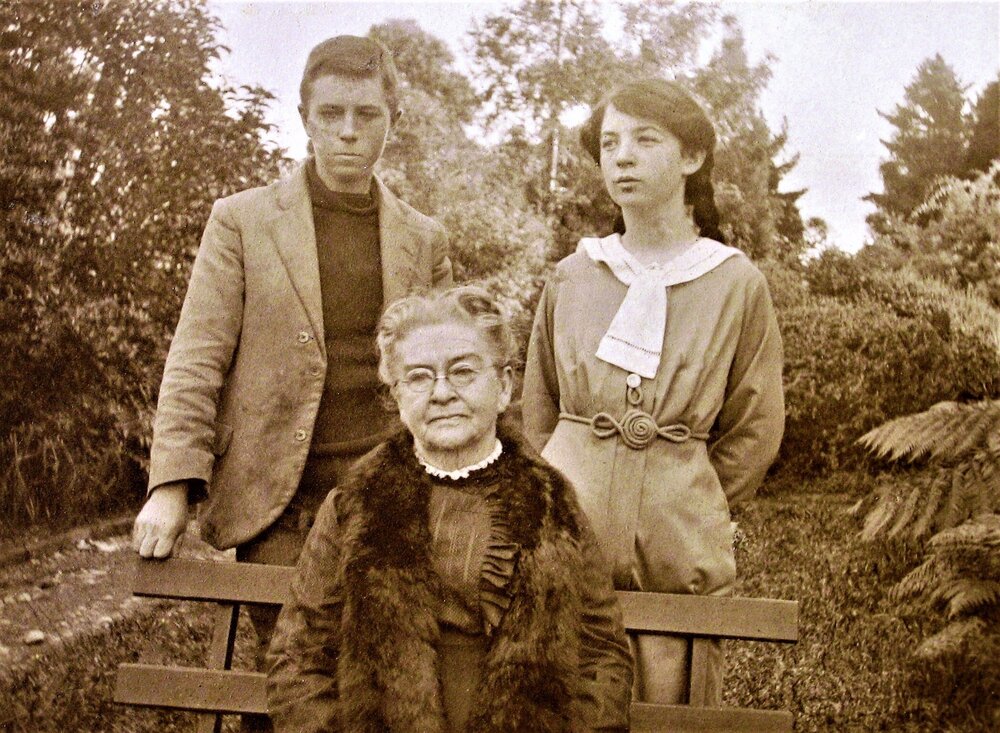 John and Ellie Wray with their paternal grandmother, Anna Maria.