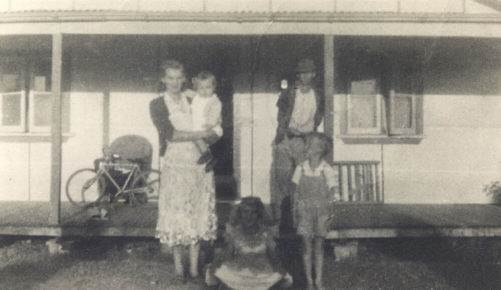 Arthur and Annie Hughes and family