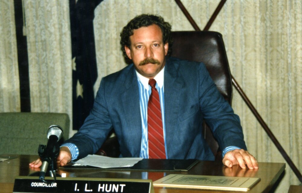 Ian L. Hunt