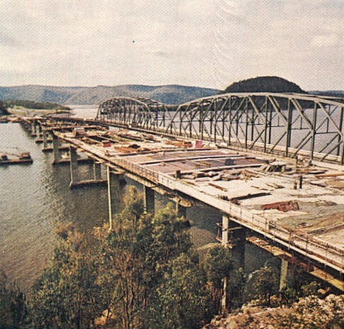 Construction of the F3 over the Hawkesbury River