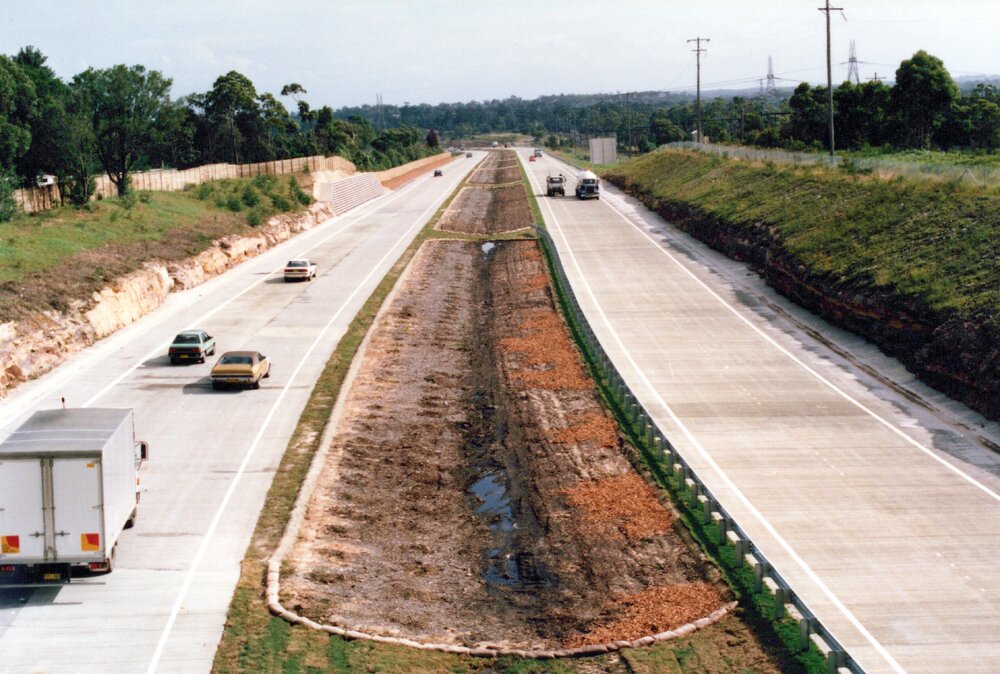 Construction of the Sydney-Newcastle Freeway between Mt Kuring-gai and Berowra
