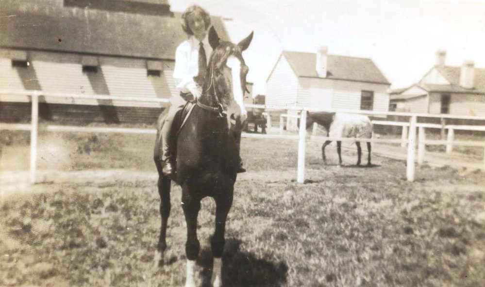 Heather Payne riding Carbon Copy