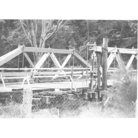 Tunks Creek Bridge, Galston Gorge, undergoing repairs